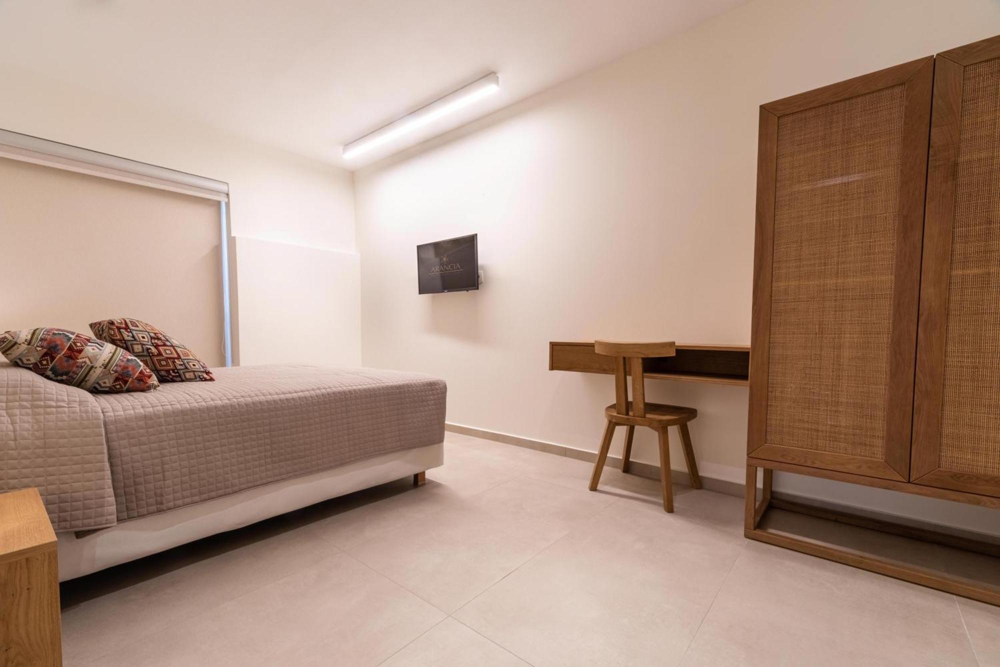 Arancia Elegant Rooms And Suites Tolón Exterior photo